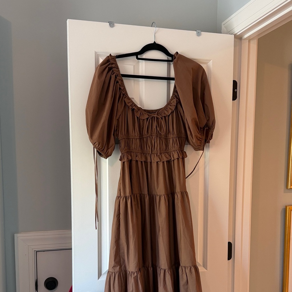 Brown Puff-Sleeve Tiered Dress - Brand:
